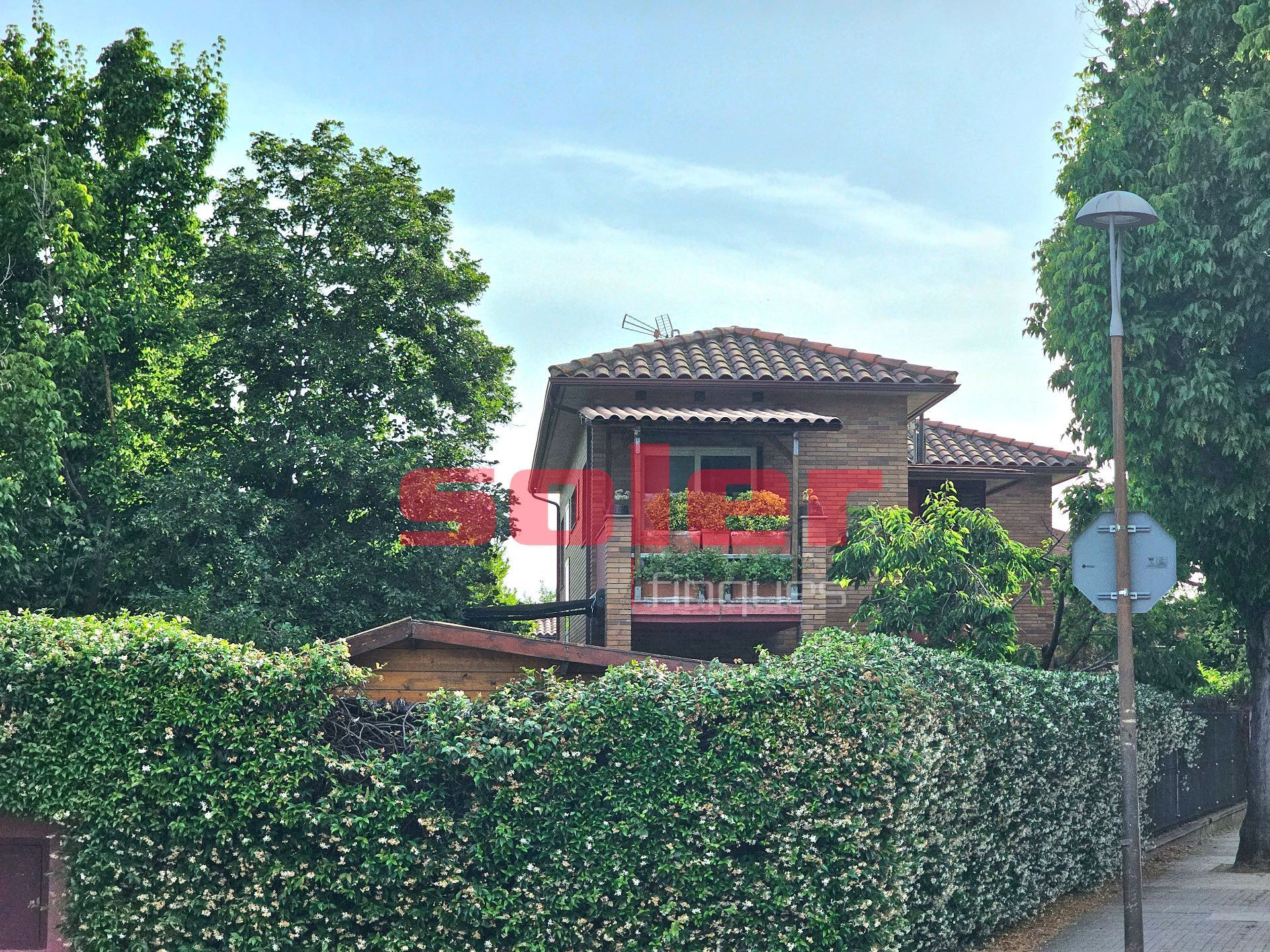 Vista exterior de Casa o xalet en venda en Sant Cugat del Vallès amb Aire condicionat, Calefacció i Traster