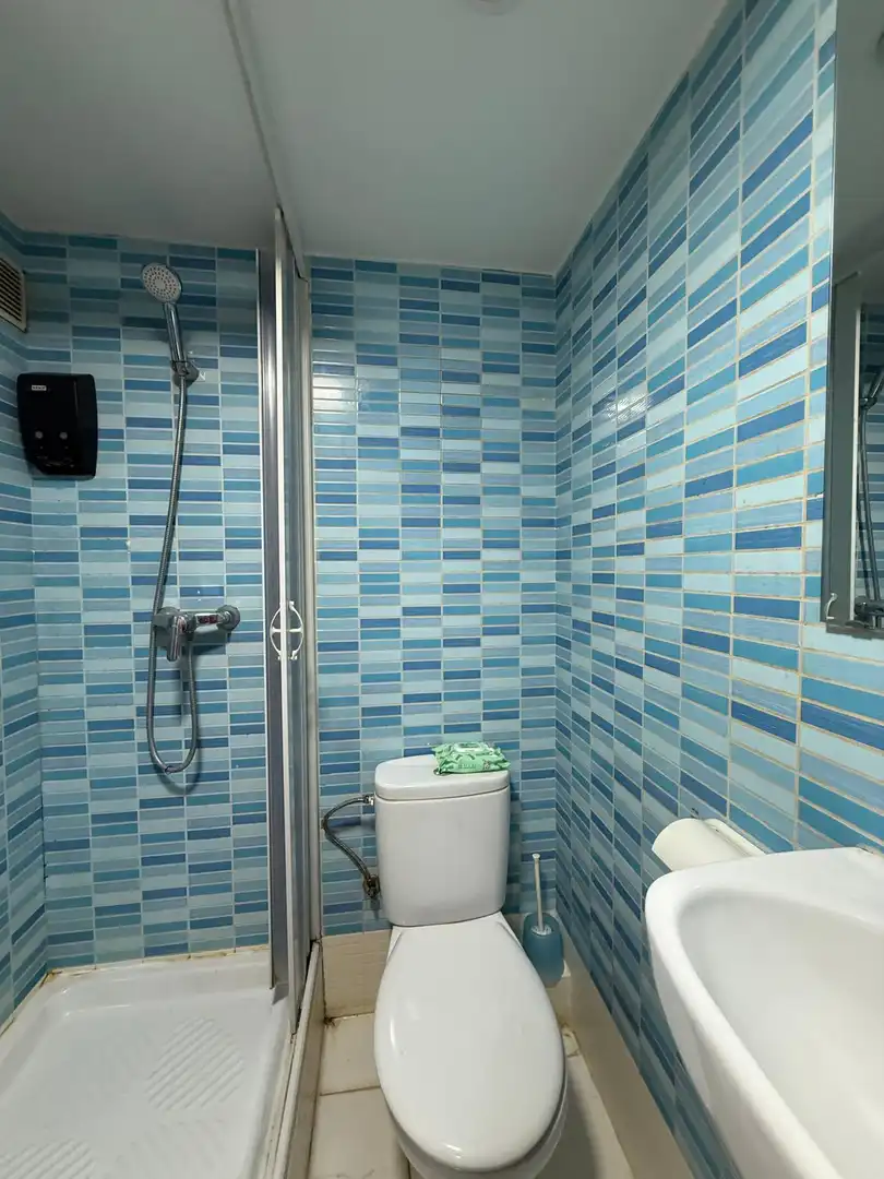 Bathroom of Flat for sale in L'Hospitalet de Llobregat  with Terrace