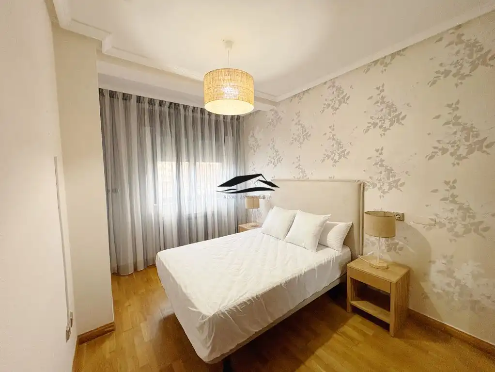 Bedroom of Flat for rent in Salamanca  with Heating, Furnished and Balcony