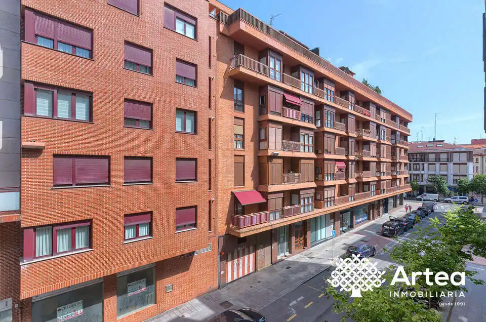 Vista exterior de Piso en venta en Getxo  con Calefacción, Trastero y Balcón