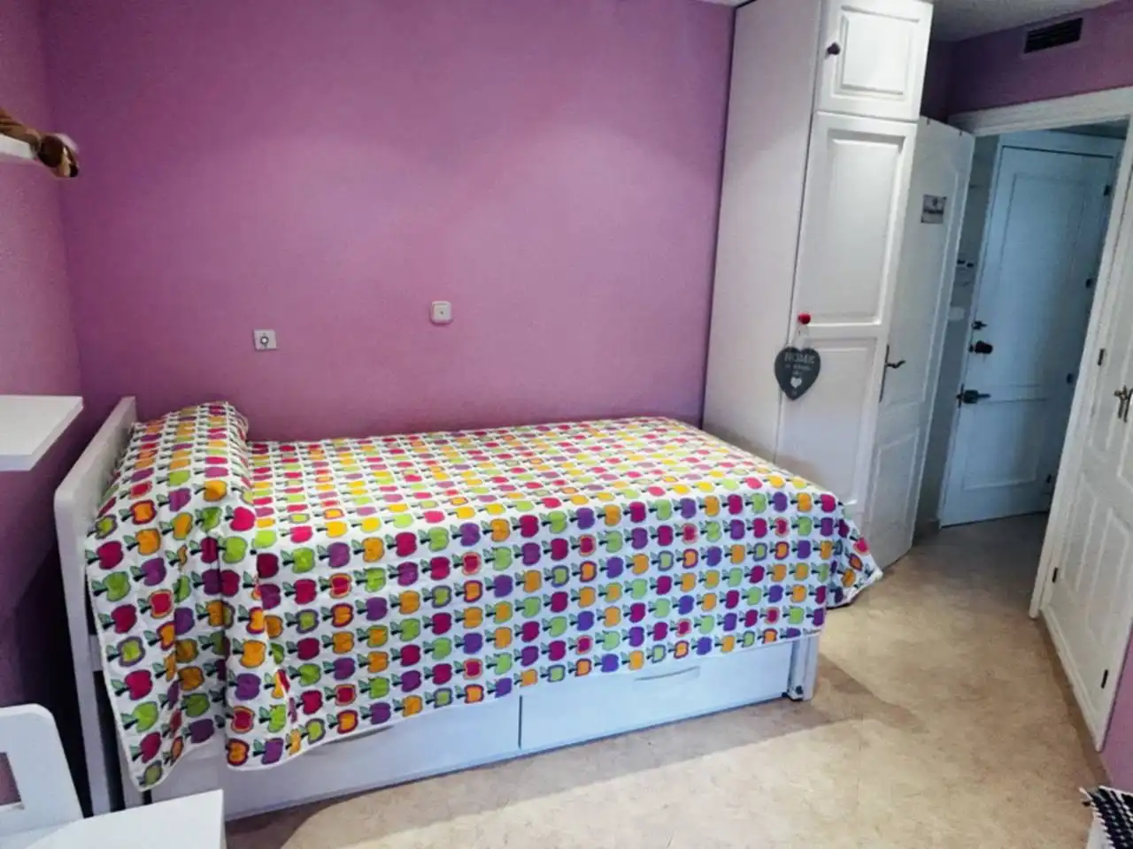 Dormitori de Apartament de lloguer en Almuñécar amb Terrassa i Piscina comunitària