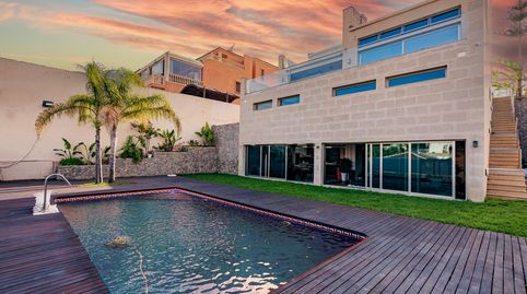 iexclALQUILER PARA LARGA TEMPORADA!Te presentamos esta magniacutefica villa disponible para alquiler en una de las urbanizaciones