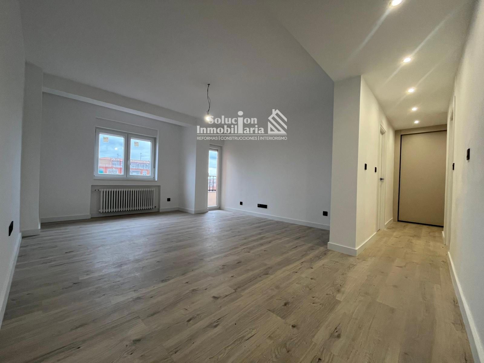 Sala d'estar de Pis en venda en Salamanca Capital amb Calefacció i Terrassa