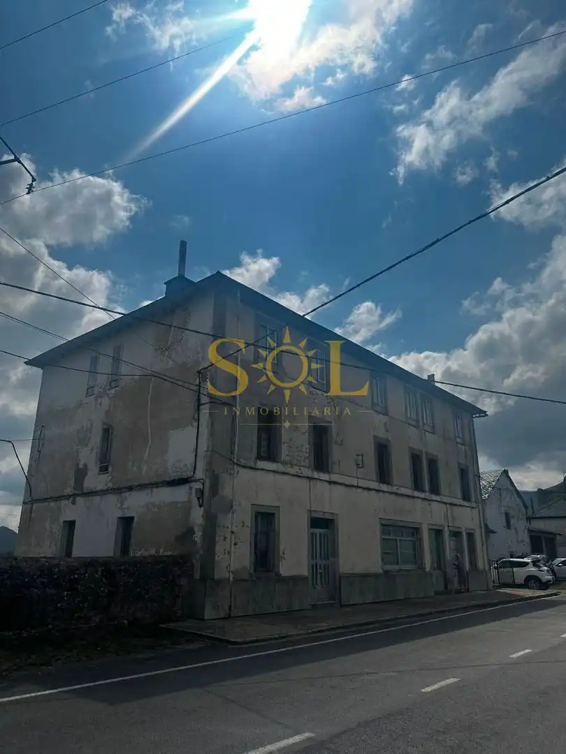 Vista exterior de Casa o chalet en venta en Cabrillanes con Calefacción y Jardín privado