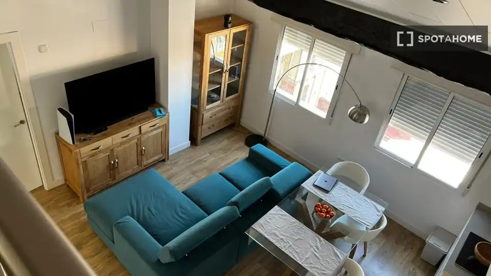 Piso con terraza en alquiler en Ciutat Vella