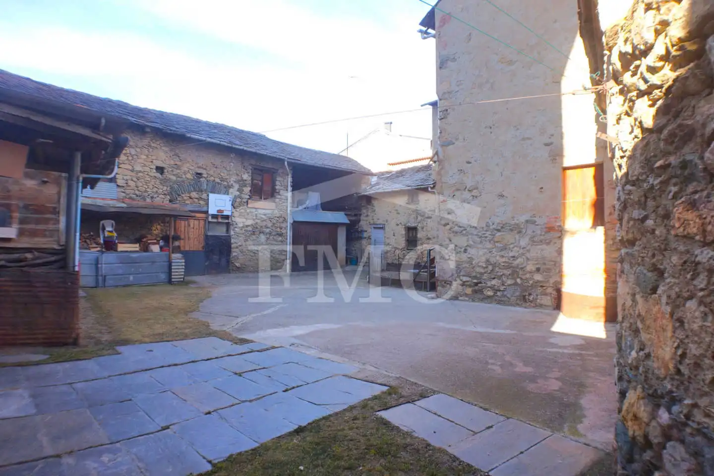 Vista exterior de Finca rústica en venda en Alp amb Jardí privat i Traster