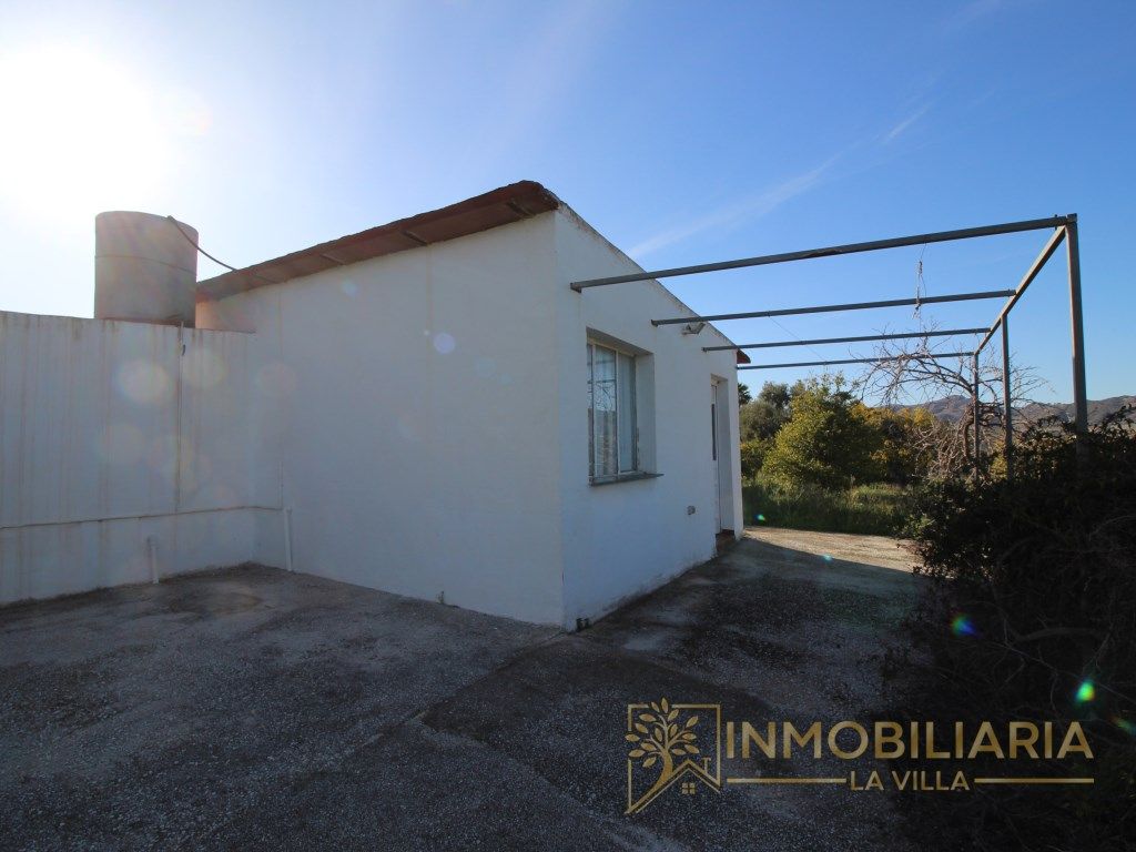 Vista exterior de Finca rústica en venda en Alhaurín de la Torre amb Terrassa