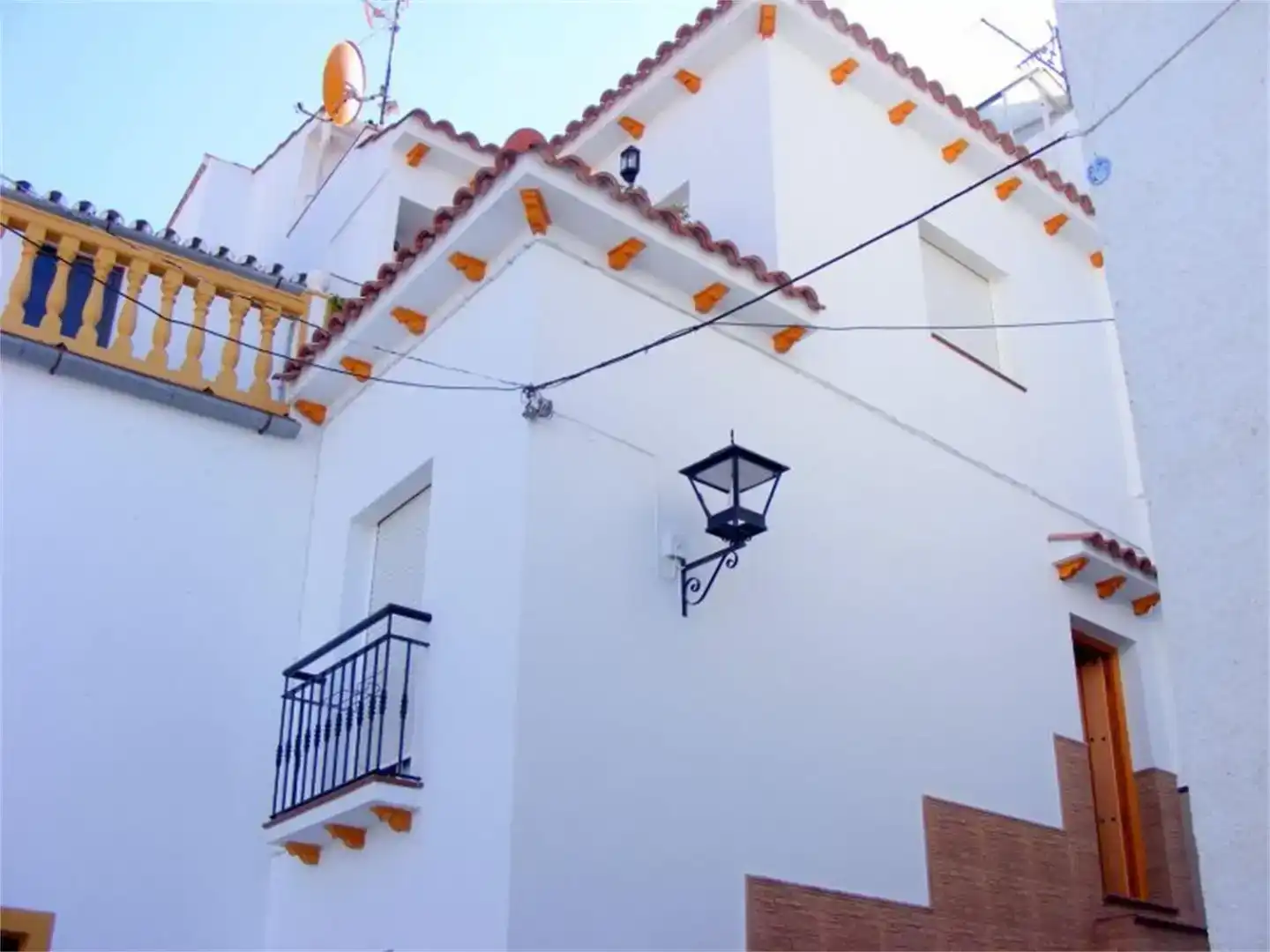 Vista exterior de Casa adosada en venda en Benaoján amb Aire condicionat i Balcó
