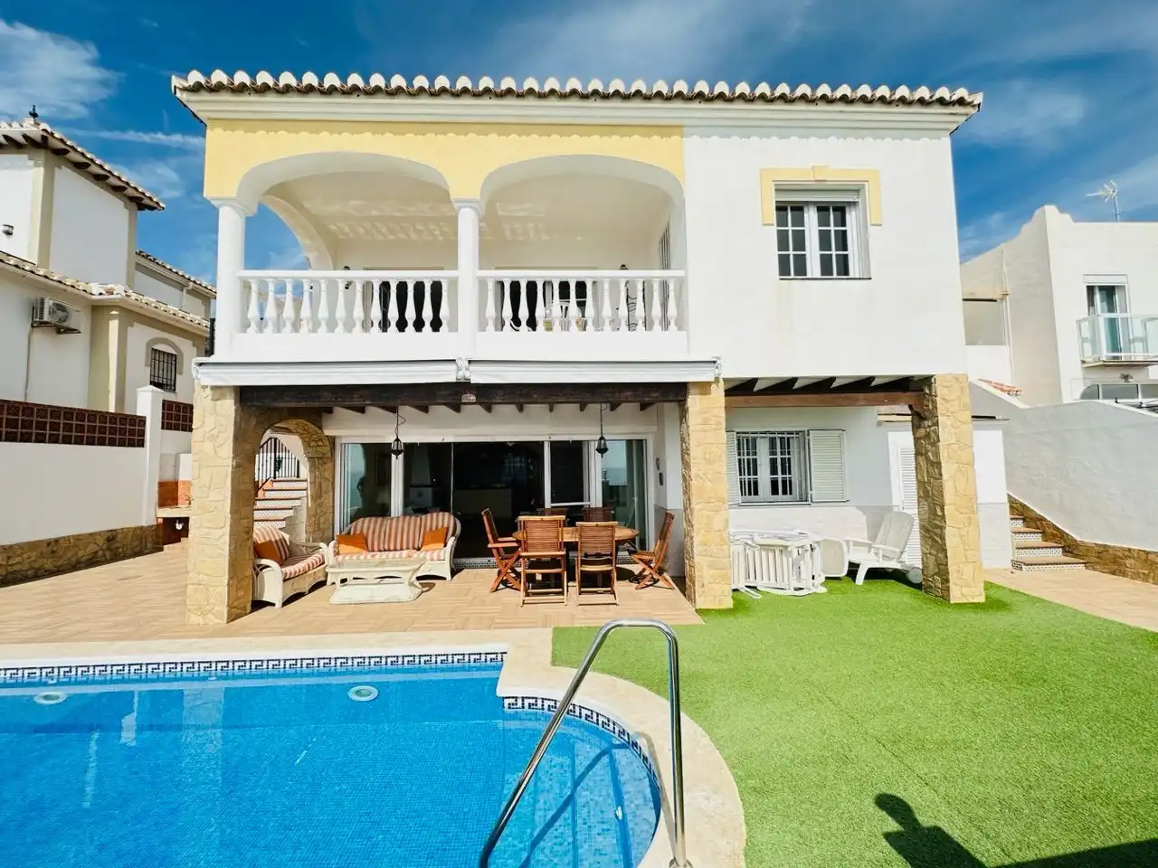 Terrassa de Casa o xalet en venda en Torrox amb Aire condicionat, Jardí privat i Traster