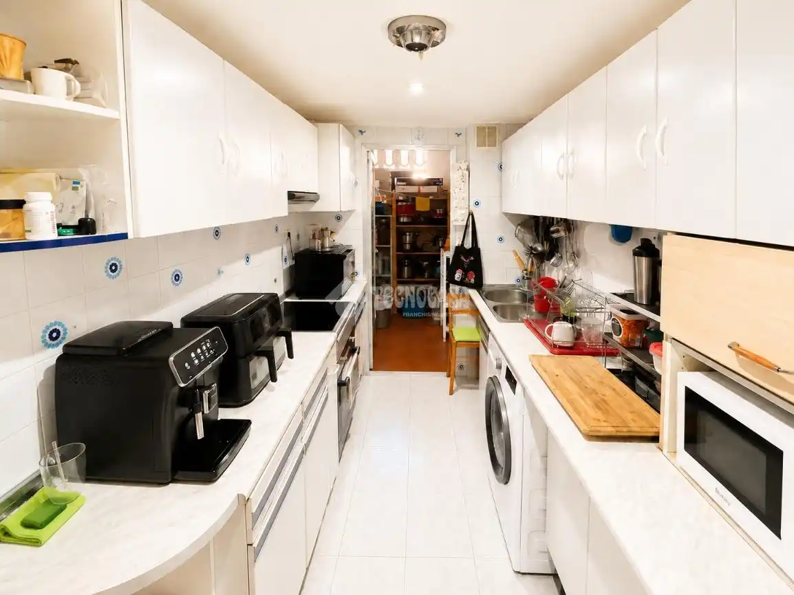 Cocina de Piso en venta en San Fernando de Henares con Calefacción, Parquet y Terraza