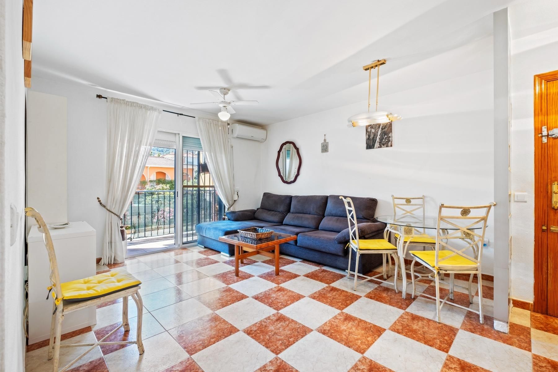 Living room of Flat for sale in Alhaurín de la Torre  with Air Conditioner, Heating and Terrace