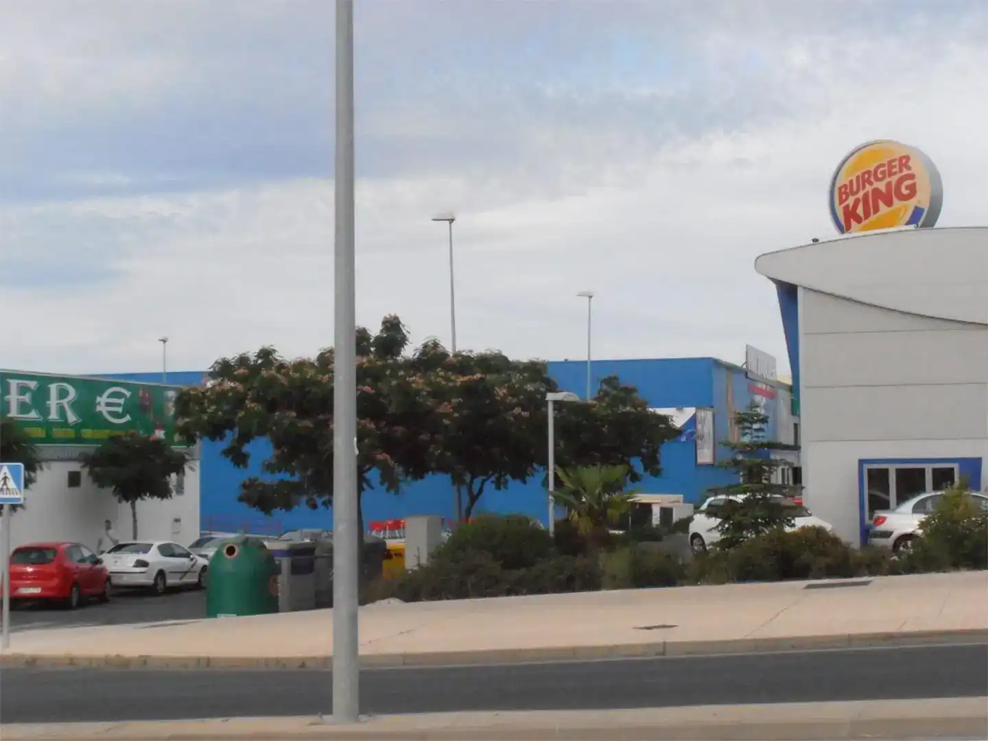 Vista exterior de Oficina en venda en Cáceres