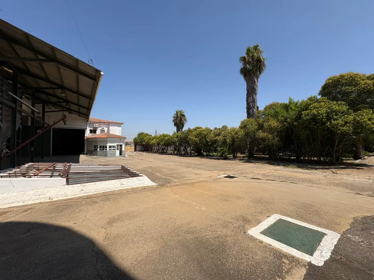 Parking de Nave industrial en venta en Mérida con Calefacción