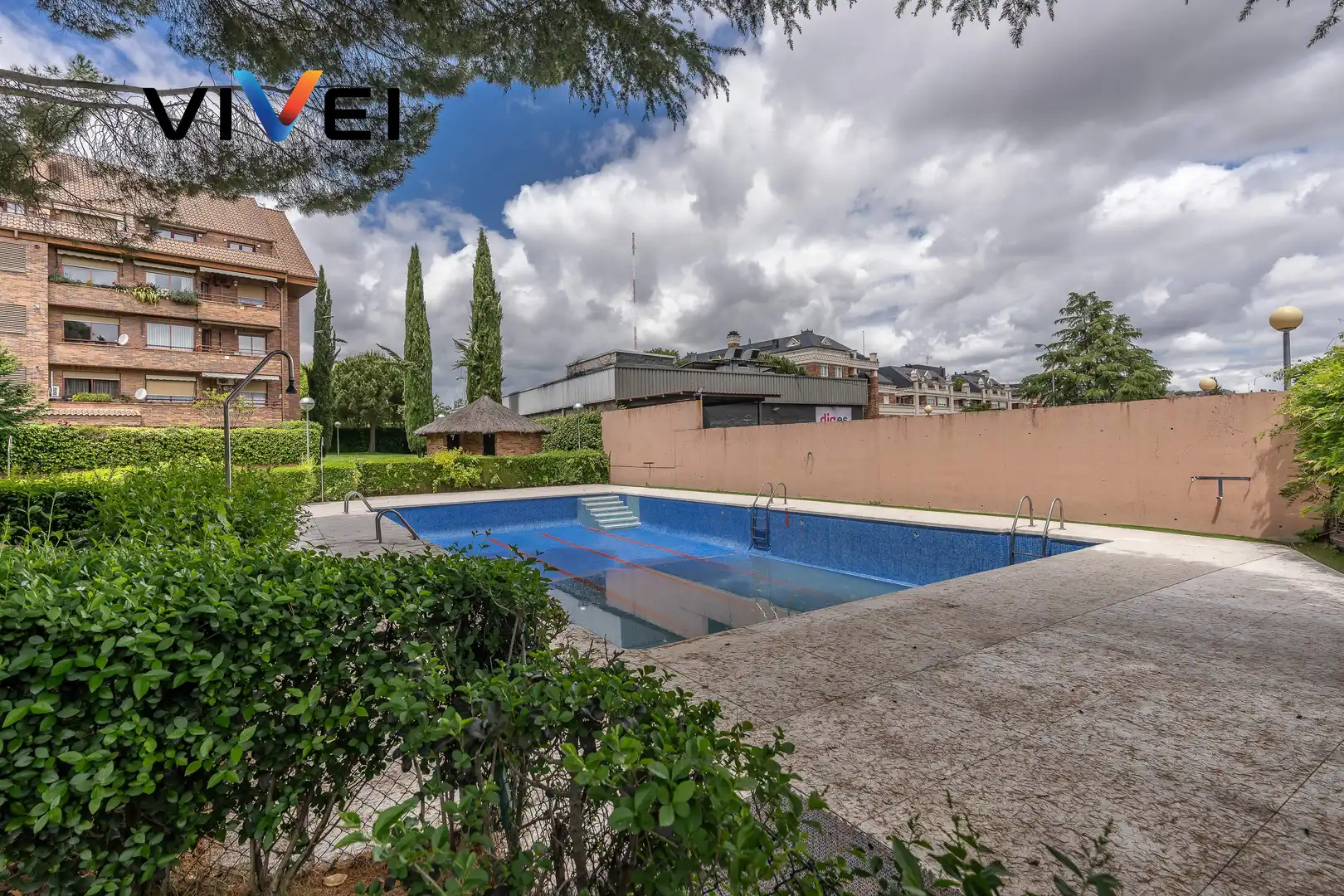 Piscina de Àtic en venda en Majadahonda amb Aire condicionat, Calefacció i Terrassa