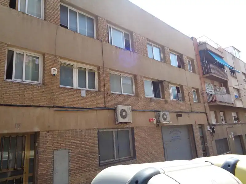 Vista exterior de Piso en venta en Santa Coloma de Gramenet