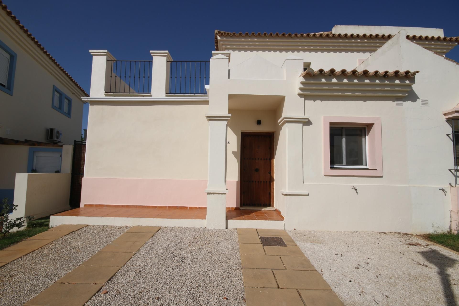 Vista exterior de Casa adosada en venda en Ayamonte amb Jardí privat, Terrassa i Balcó