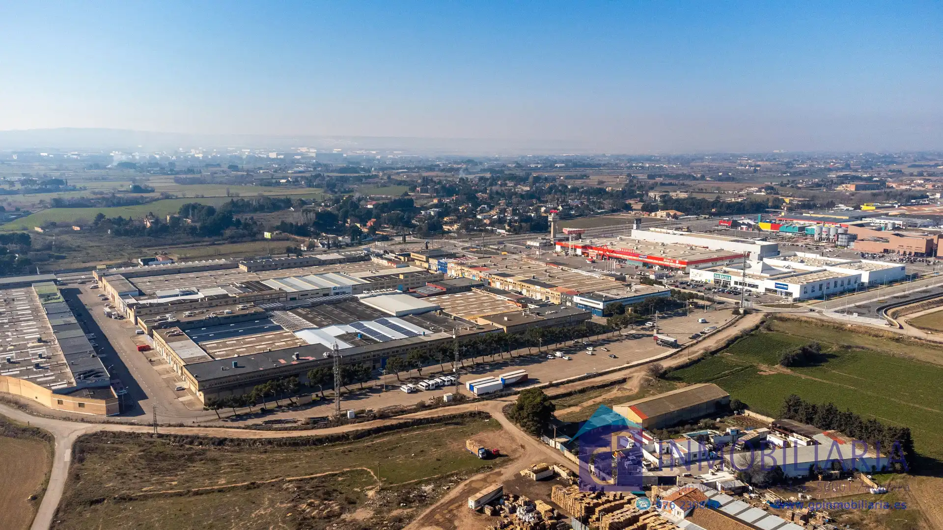 Exterior view of Industrial buildings for rent in Zaragoza