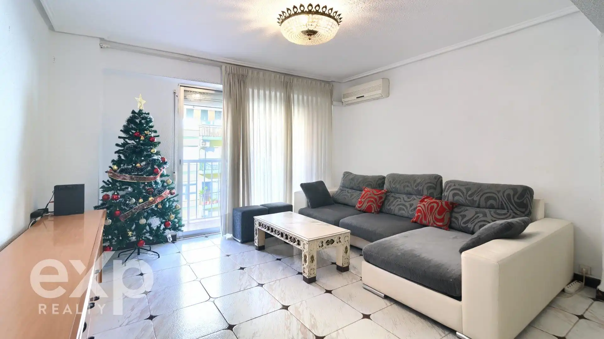 Living room of Flat for sale in Valencia  with Air Conditioner, Heating and Terrace