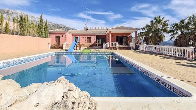 Finca rústica en Venta en Sedella