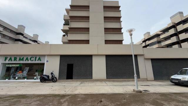 Local comercial en Alquiler en Calle Calle Actriz Fabiana Laura, 15, 15 en Rosaleda - Juventud