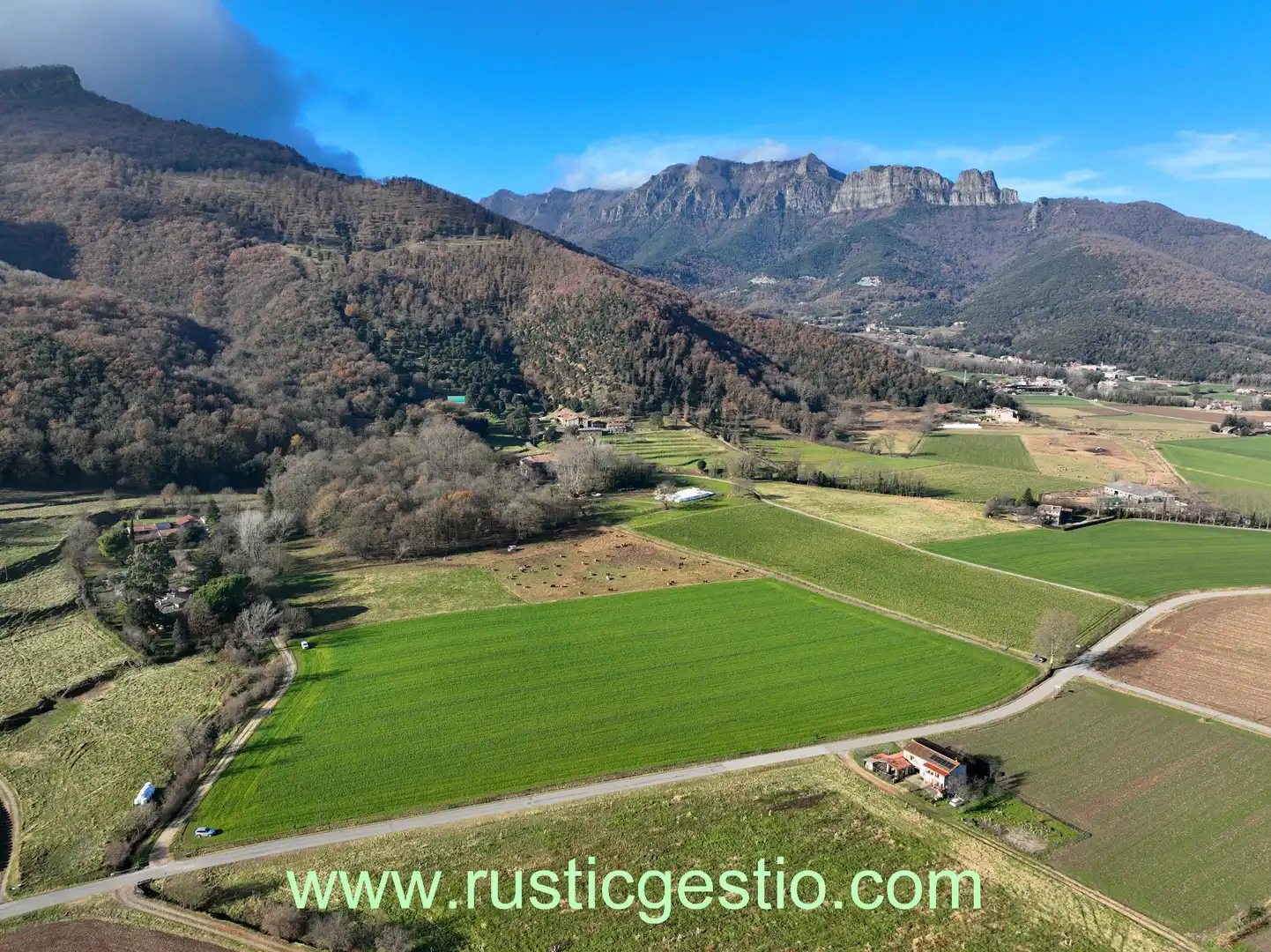 Finca rústica en venda a La Vall d'en Bas