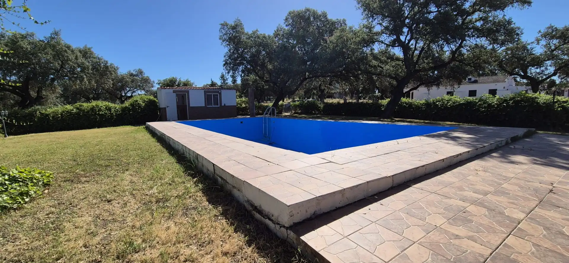 Schwimmbecken von Haus oder Chalet zum Verkauf in Badajoz mit Privatgarten, Terrasse und Abstellraum