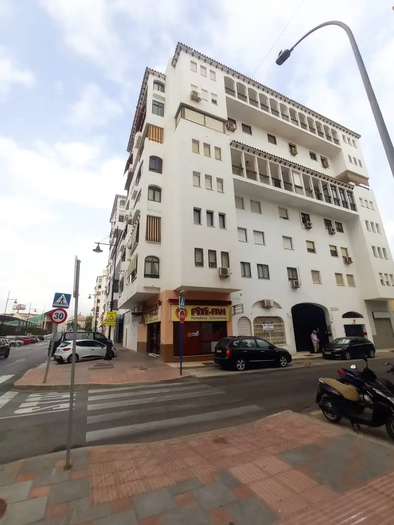 Außenansicht von Wohnung zur Miete in Fuengirola mit Klimaanlage, Terrasse und Möbliert