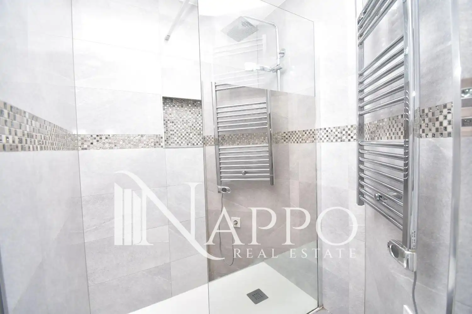 Bathroom of Flat for sale in  Palma de Mallorca  with Air Conditioner, Heating and Terrace