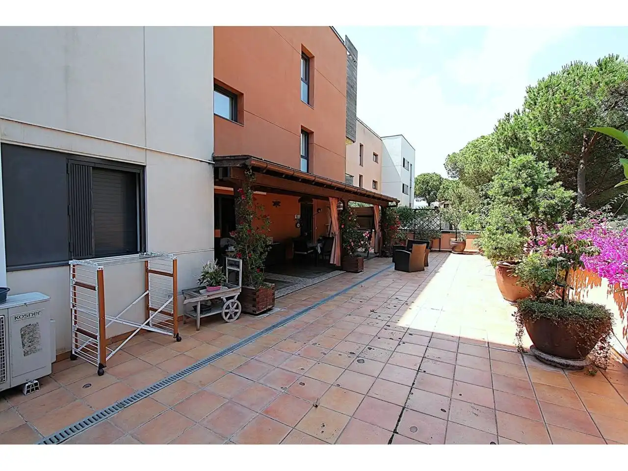 Terrasse von Wohnung zum Verkauf in Lloret de Mar mit Klimaanlage, Heizung und Privatgarten