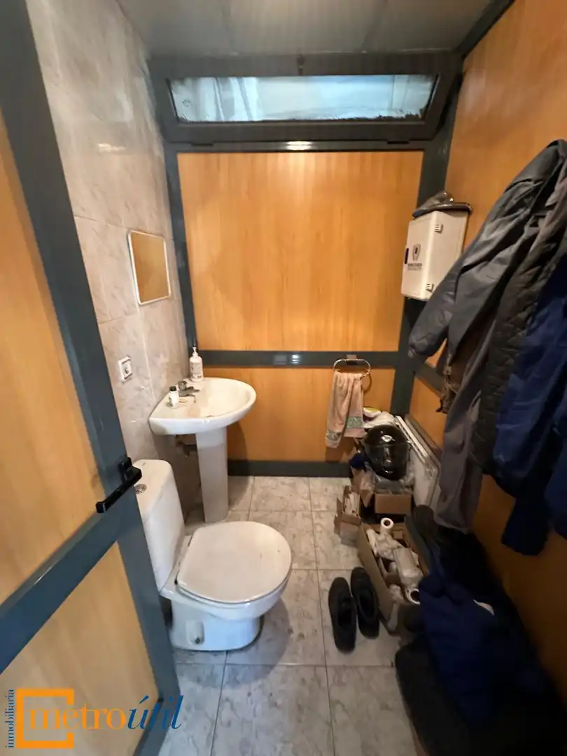 Baño de Nave industrial en venta en Villares de la Reina