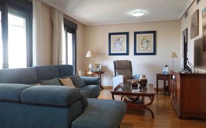 Sala d'estar de Dúplex en venda en  Zaragoza Capital amb Aire condicionat i Terrassa