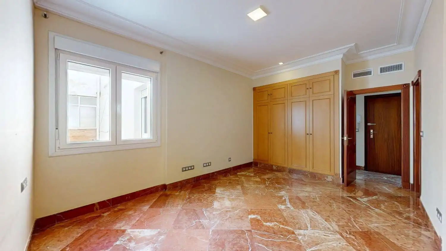 Flat for rent in Sevilla  with Air Conditioner, Heating and Terrace
