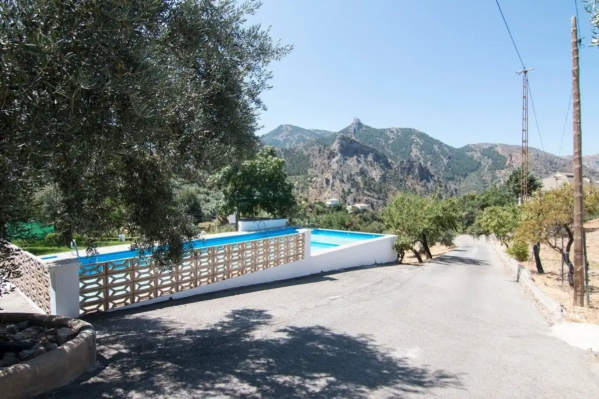 Vista exterior de Finca rústica en venta en Güéjar Sierra con Jardín privado, Terraza y Piscina