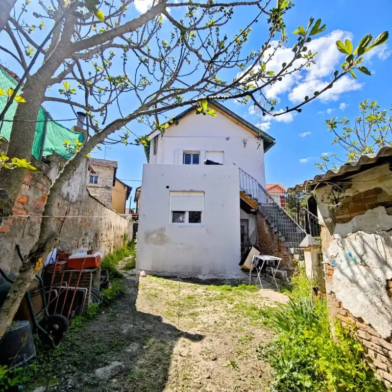 Vista exterior de Casa o chalet en venta en El Espinar con Calefacción y Jardín privado