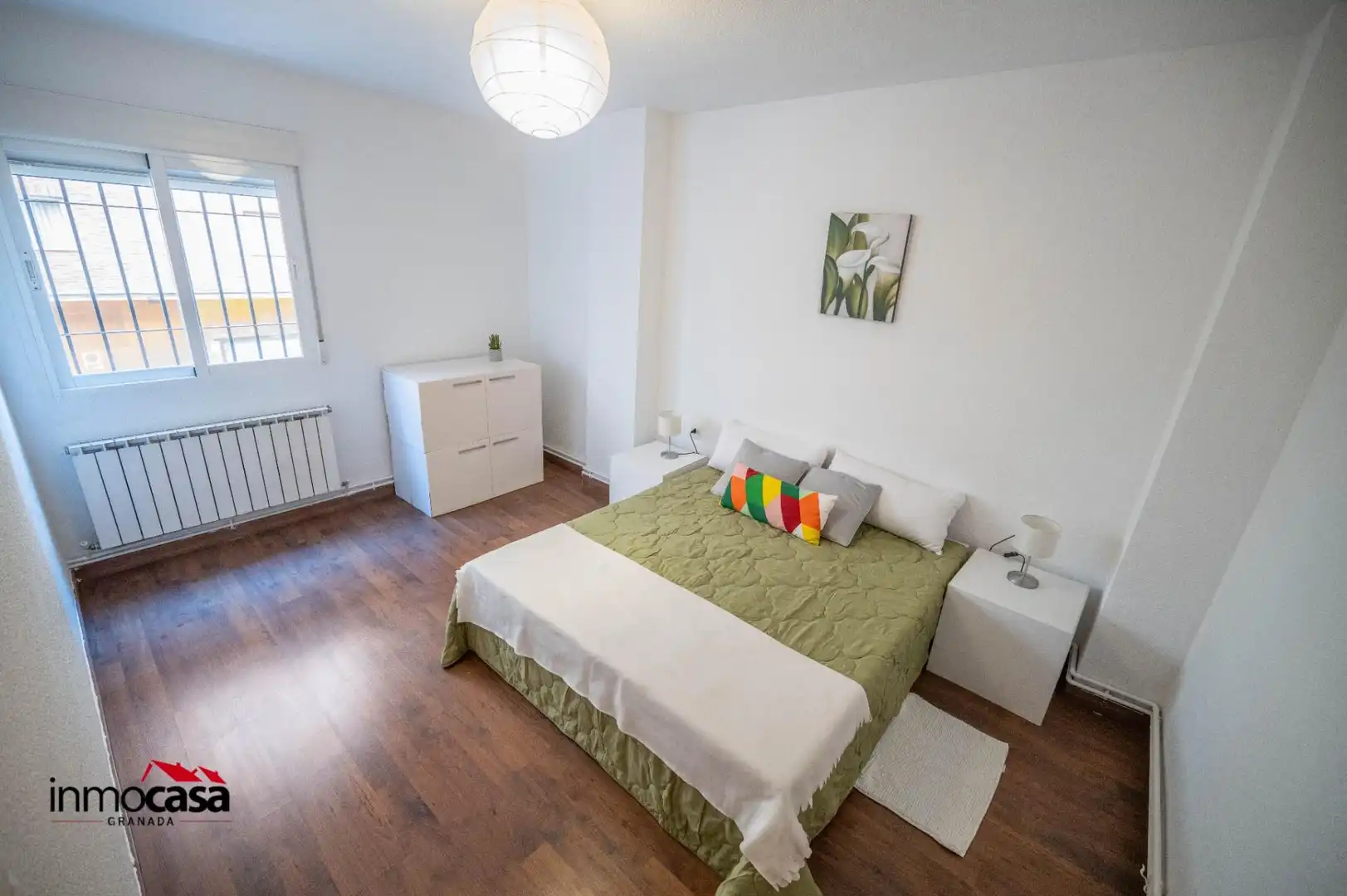 Bedroom of Flat for sale in Granada  with Air Conditioner, Heating and Balcony
