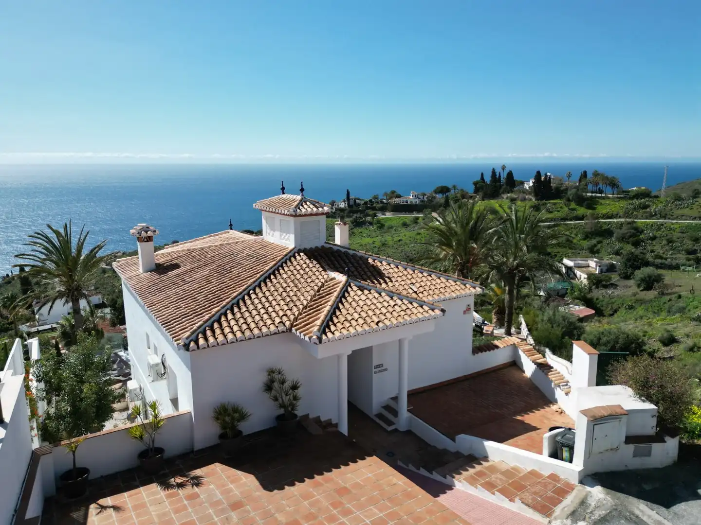 Vista exterior de Casa o xalet en venda en Salobreña amb Terrassa i Piscina
