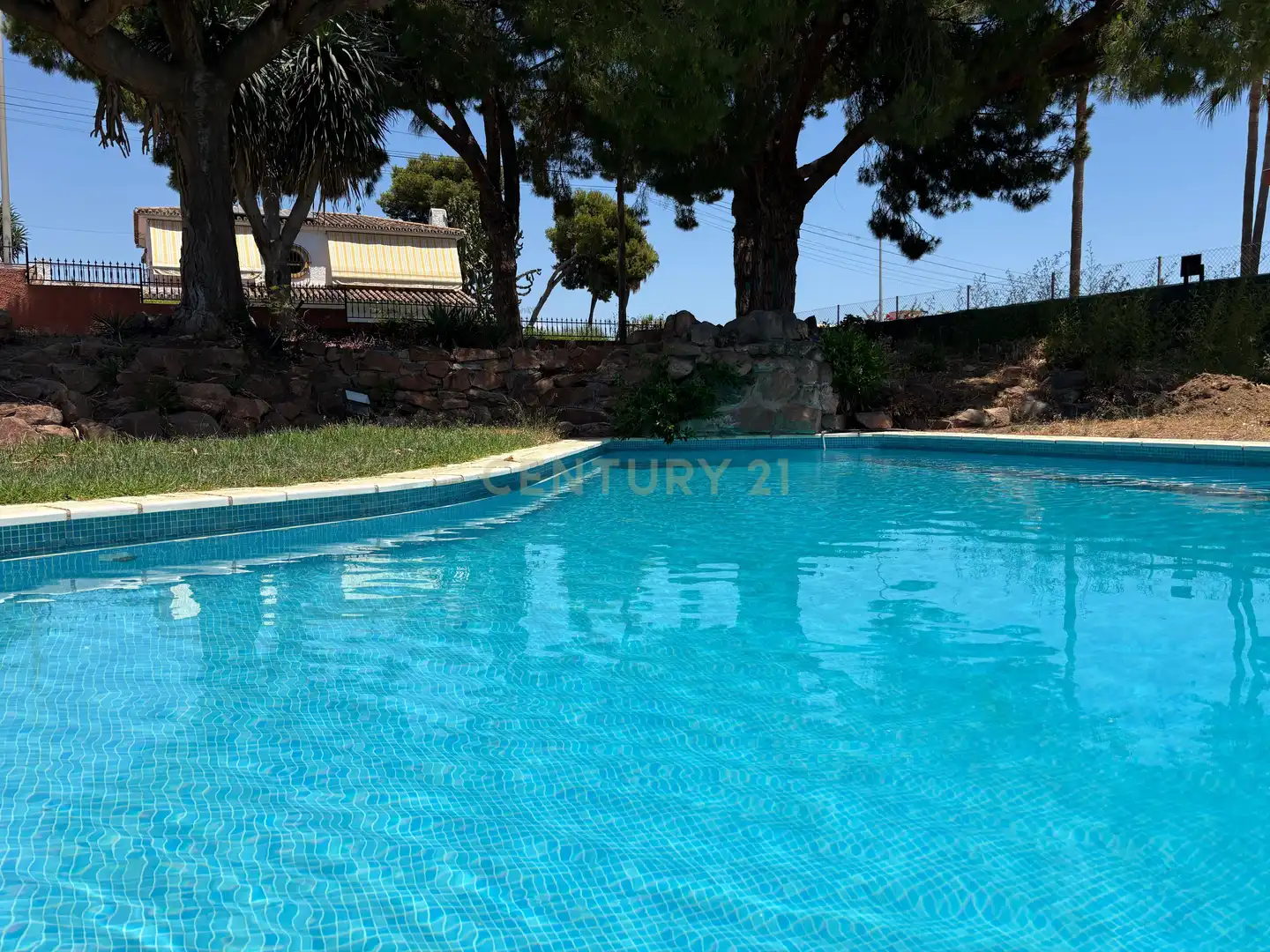 Piscina de Apartament de lloguer en Benalmádena amb Aire condicionat, Jardí privat i Piscina