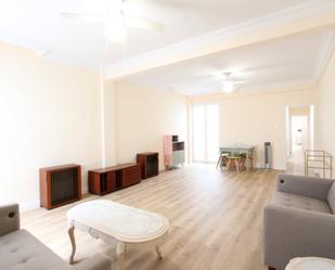 Sala d'estar de Pis en venda en  Sevilla Capital amb Parquet, Traster i Forn