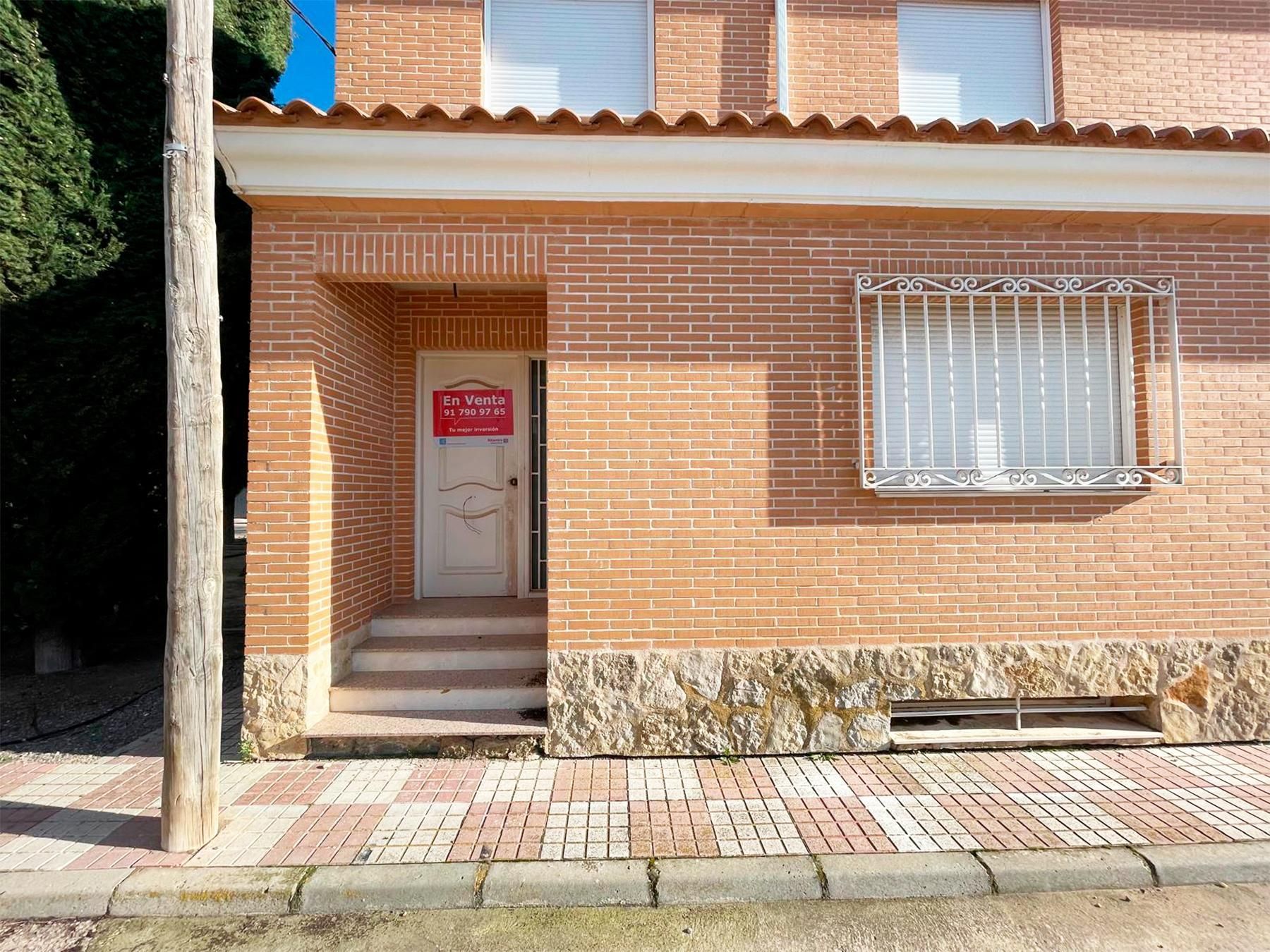 Exterior view of House or chalet for sale in La Villa de Don Fadrique