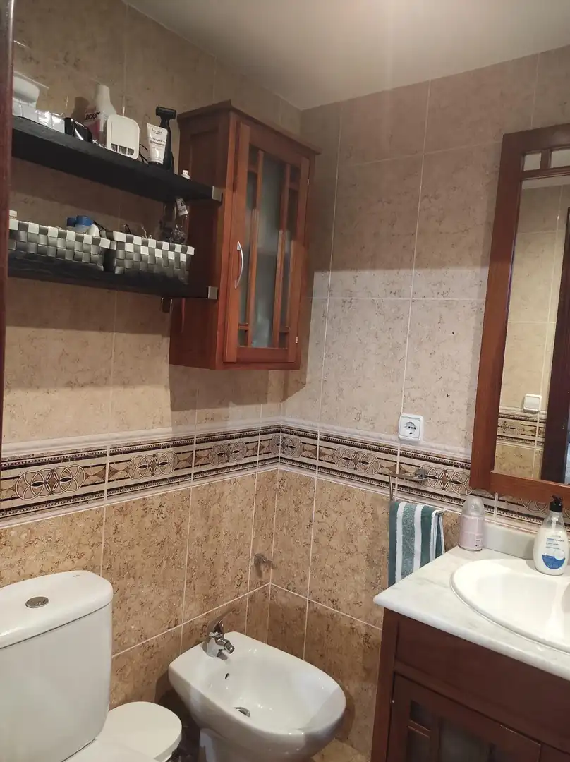 Bany de Casa adosada en venda en Córdoba amb Aire condicionat, Calefacció i Balcó