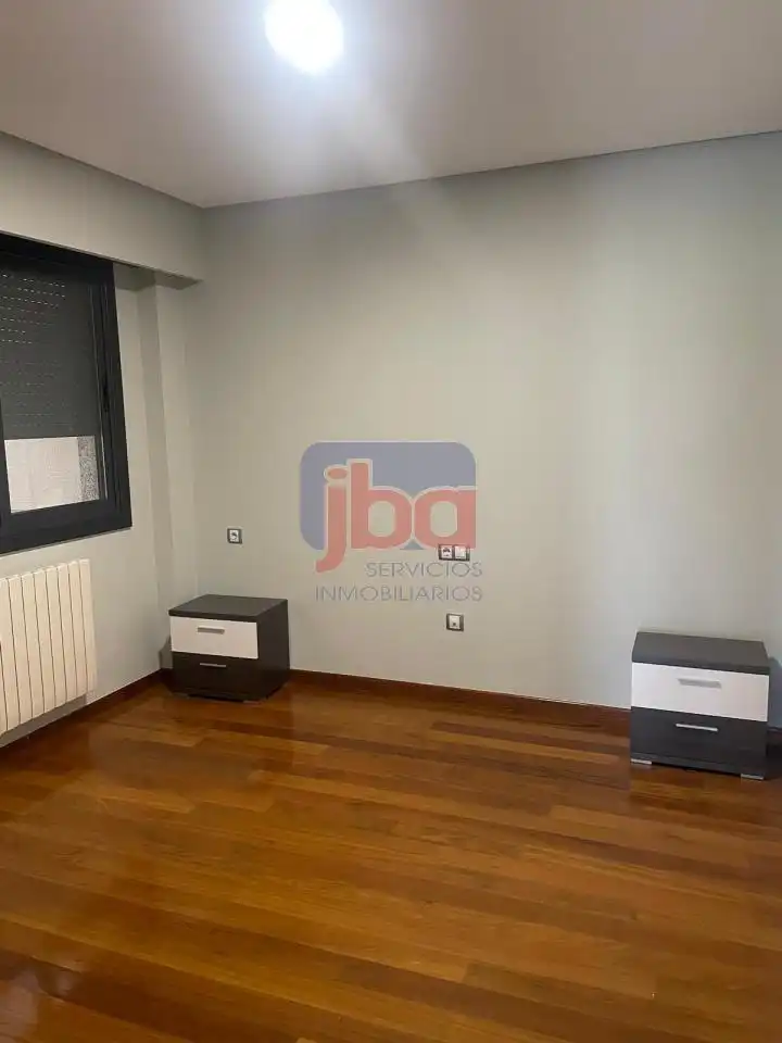 Habitación de Piso de alquiler en Ourense Capital  con Calefacción y Terraza