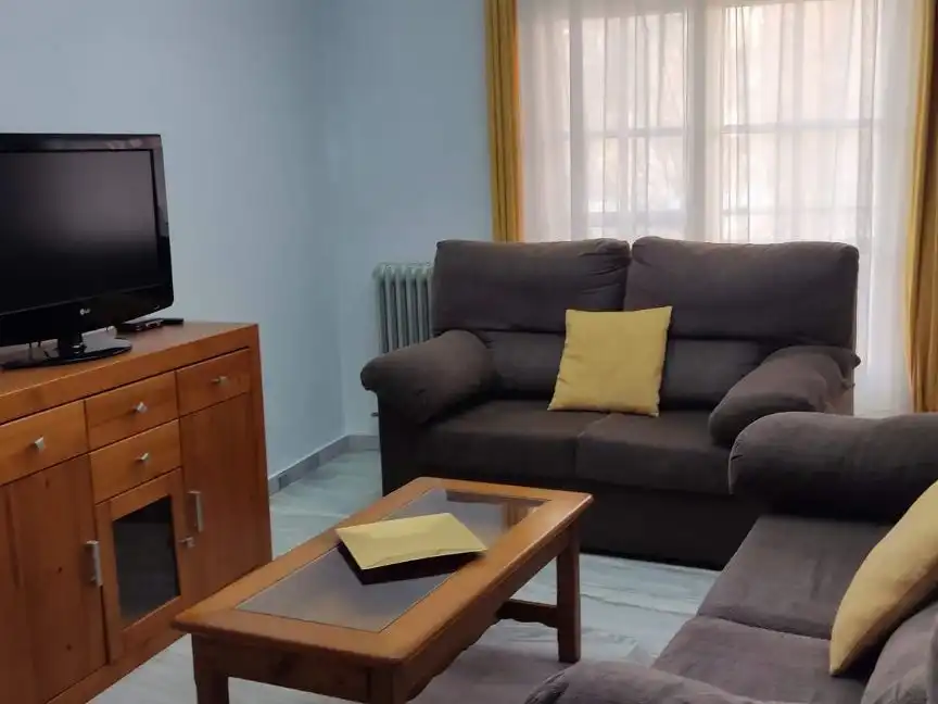 Sala d'estar de Pis de lloguer en Puertollano amb Calefacció, Terrassa i Moblat