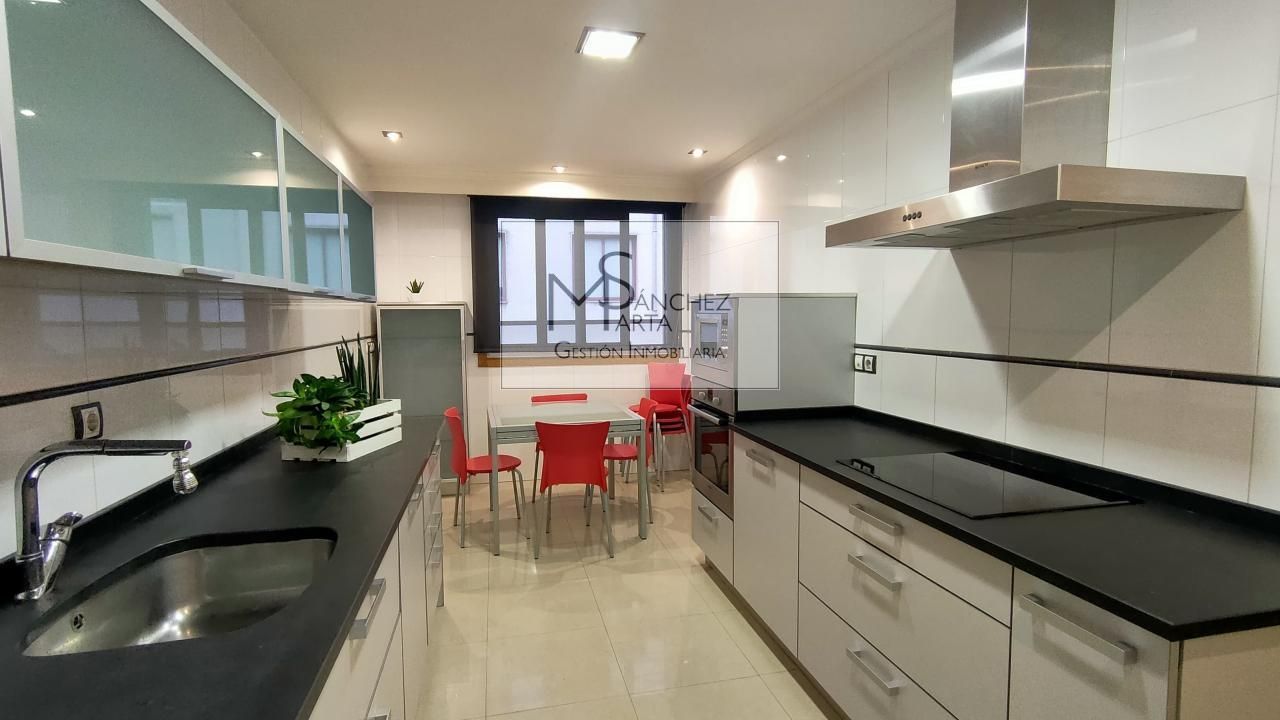 Kitchen of Duplex to rent in Ourense Capital   with Air Conditioner, Heating and Terrace