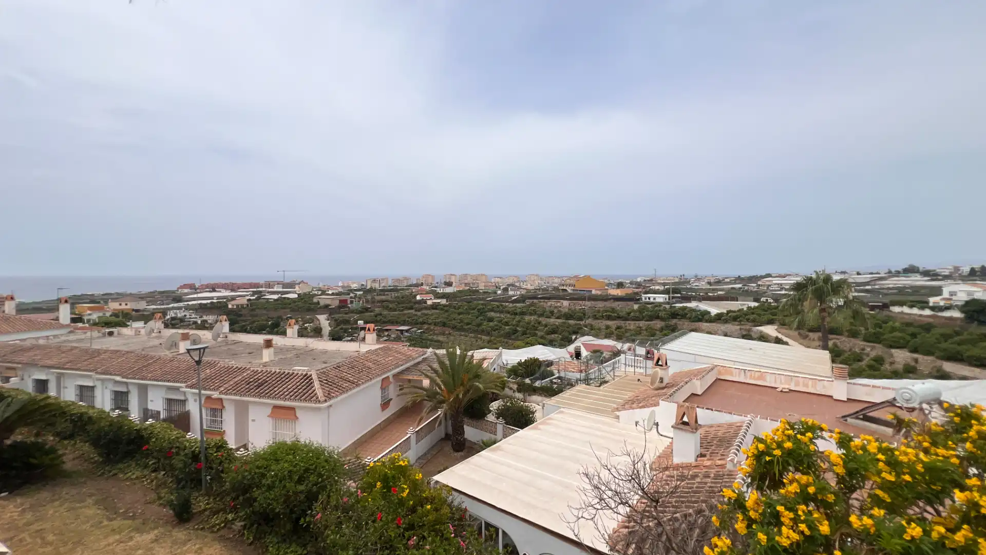 Vista exterior de Apartamento en venta en Torrox con Aire acondicionado, Terraza y Piscina comunitaria