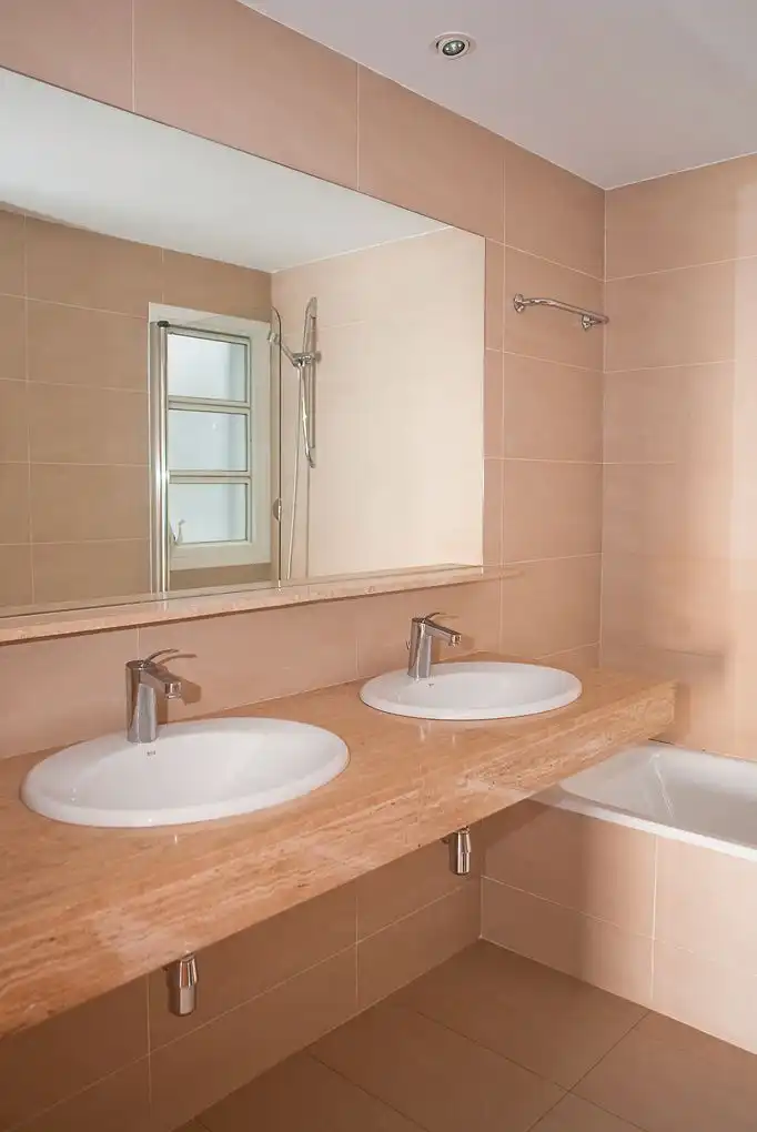 Bathroom of Flat for rent in Sant Cugat del Vallès  with Heating, Parquet flooring and Terrace