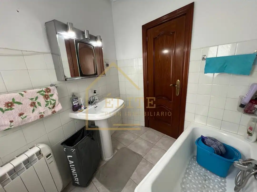 Baño de Piso en venta en Santurtzi  con Calefacción, Trastero y Balcón