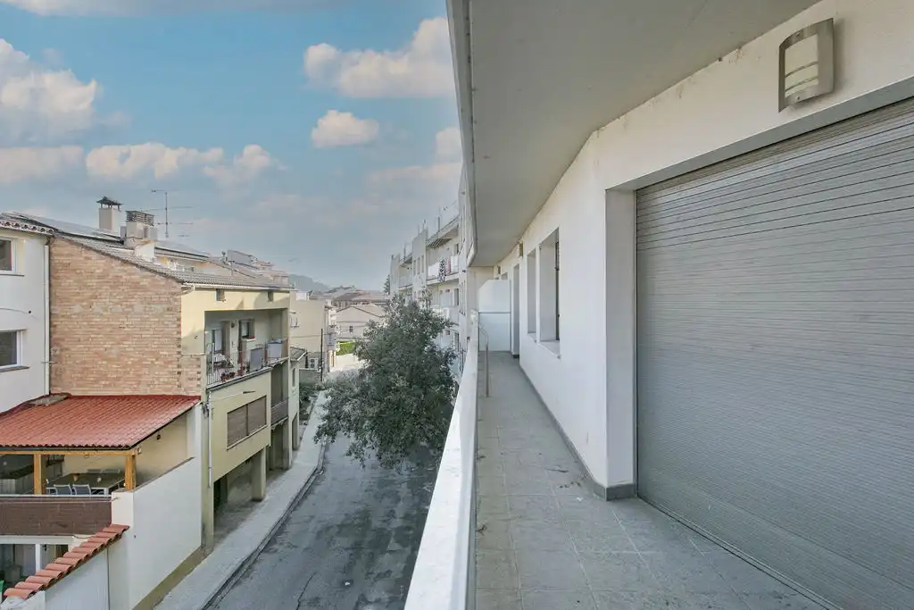 Vista exterior de Pis en venda en Navàs amb Traster