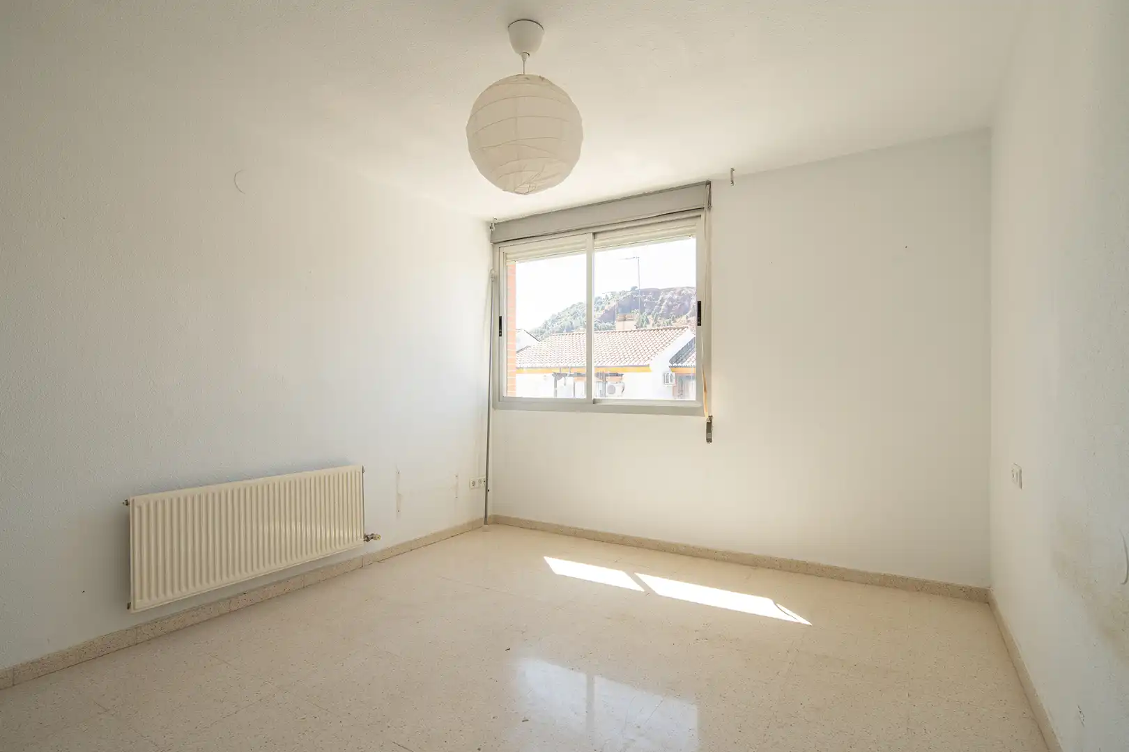 Habitación de Casa adosada en venta en Granada con Calefacción, Jardín privado y Terraza