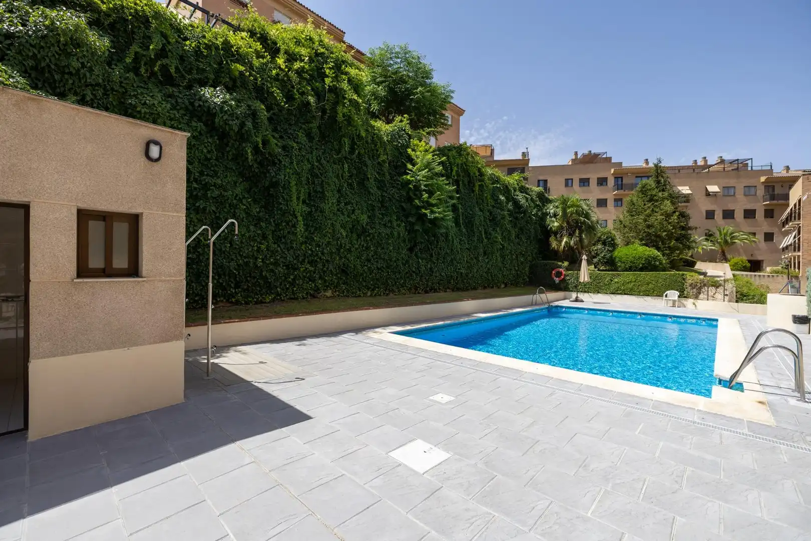 Piscina de Piso en venta en Granada
