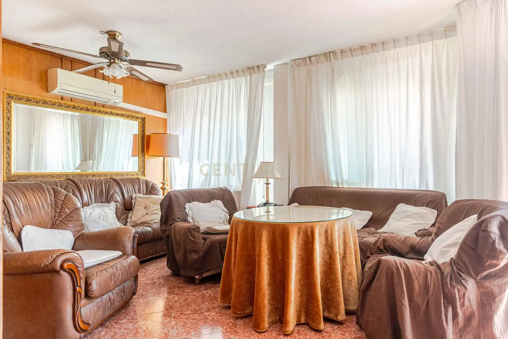 Sala d'estar de Pis en venda en Granada amb Aire condicionat